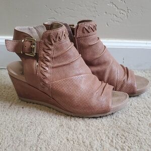 Brown Wedge Sandal By Earth